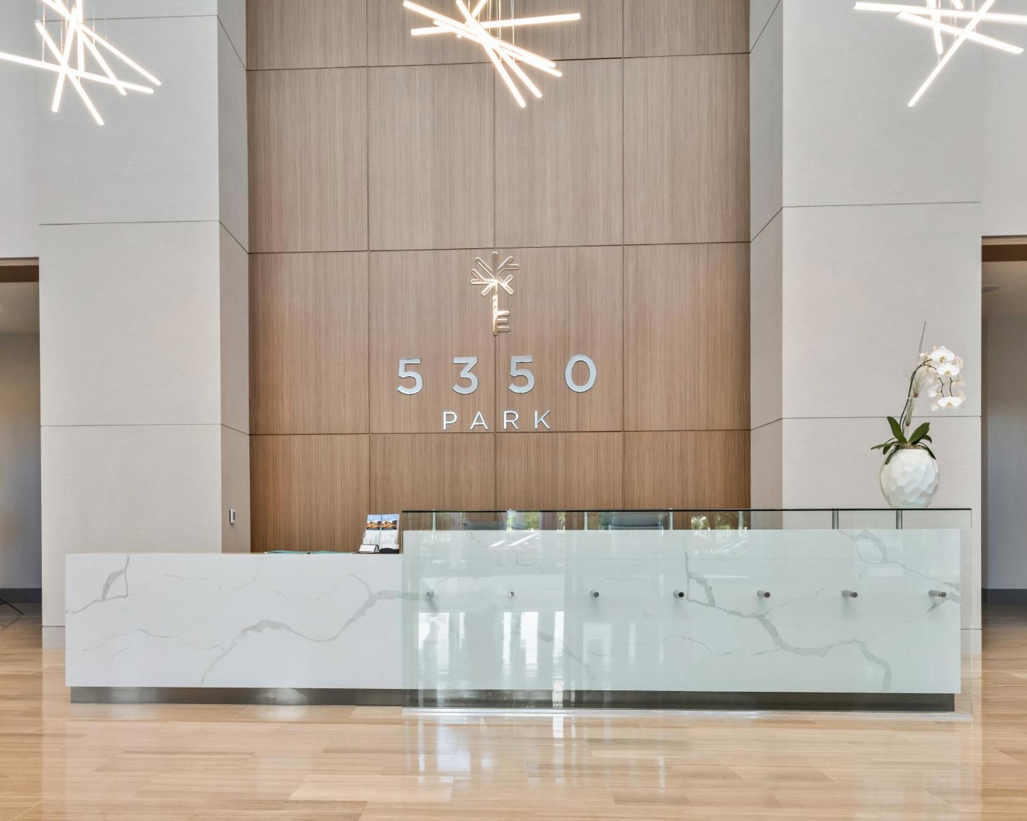 Provident Grand Luxury Short-Term Residences Доръл Екстериор снимка