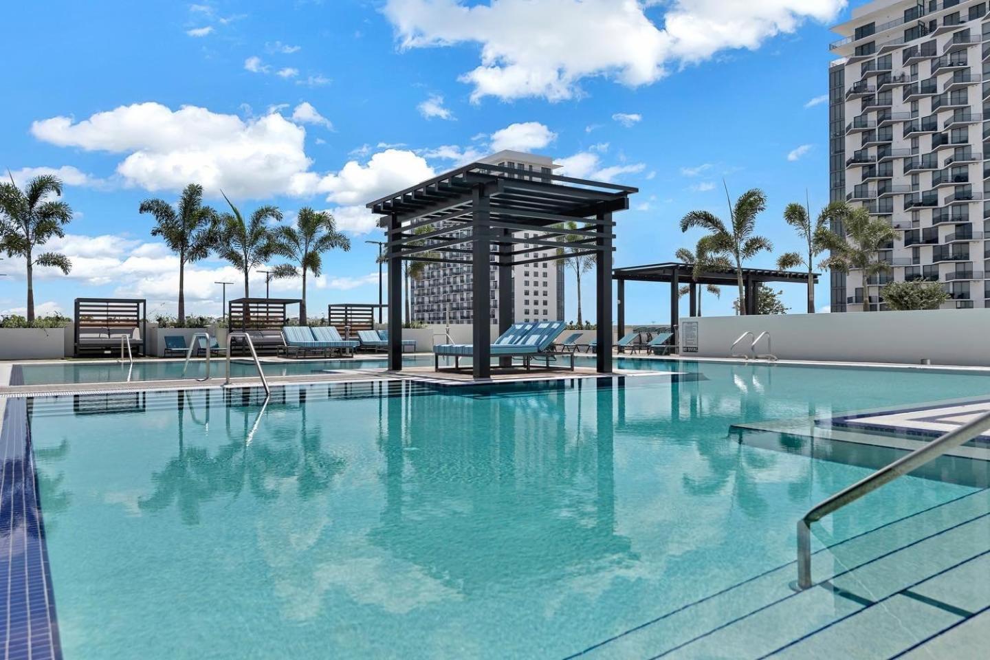Provident Grand Luxury Short-Term Residences Доръл Екстериор снимка